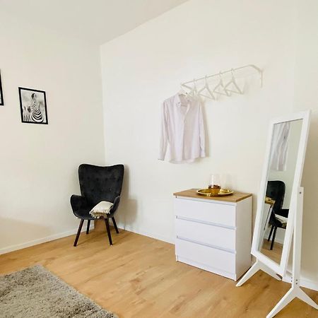 Stilvolles Apartment In Zentraler Lage - Smart-Tv, Queensize-Bett, Altbaustil, Kueche In City-Naehe Ερφούρτη Εξωτερικό φωτογραφία